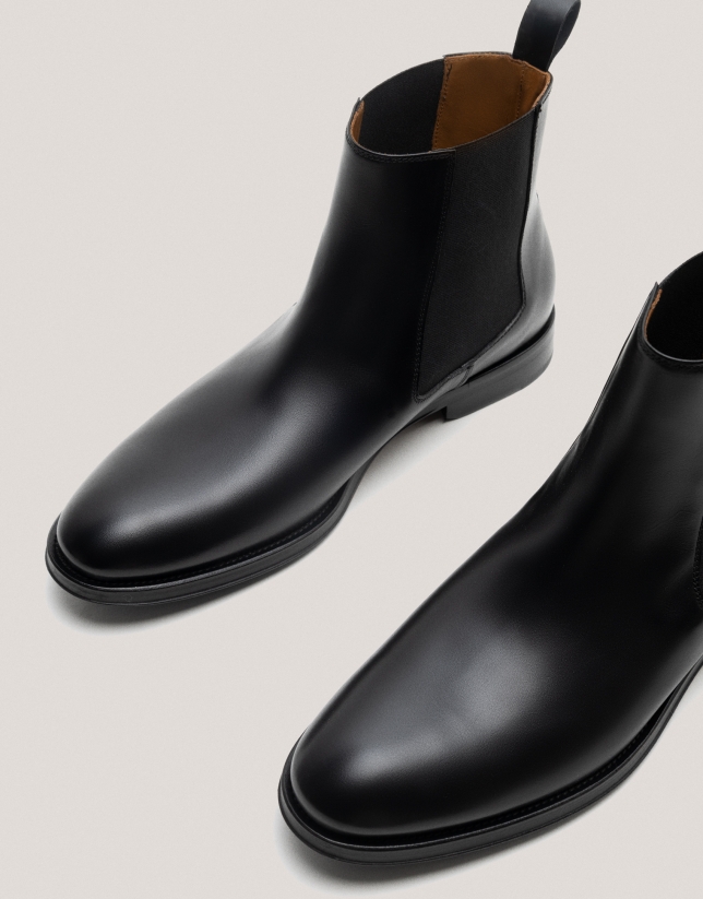 Black leather Chelsea ankle boots